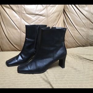 Boots Size 11 black color Predictions brand NEW